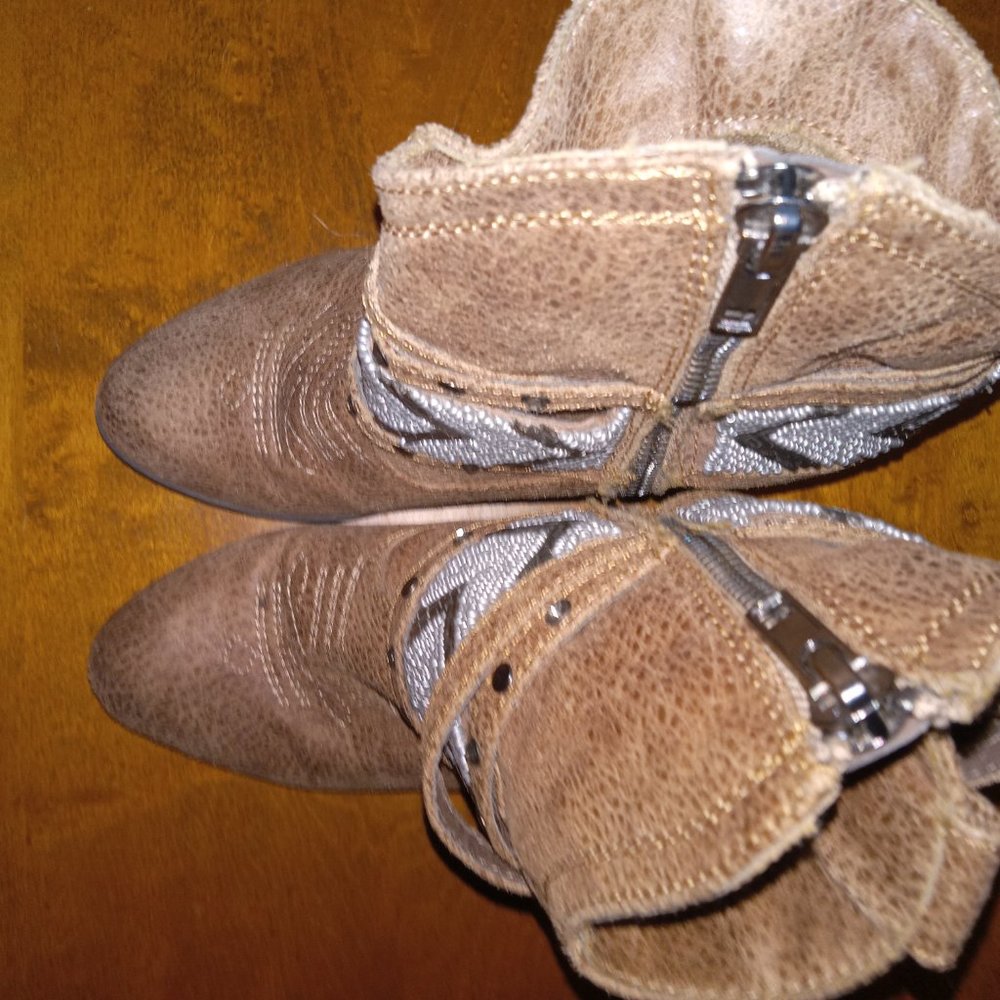 NOT RATED Studded Beaded Cowboy Booties - Picture 5 of 6